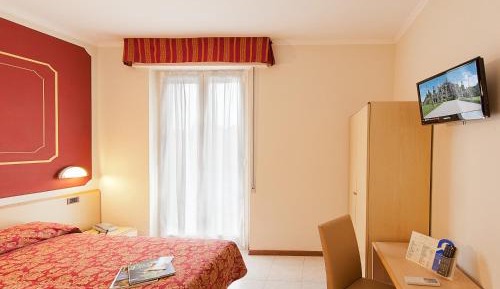 Double or Twin Room with Balcony and Lake View
