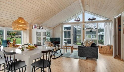 Three-Bedroom Holiday Home 