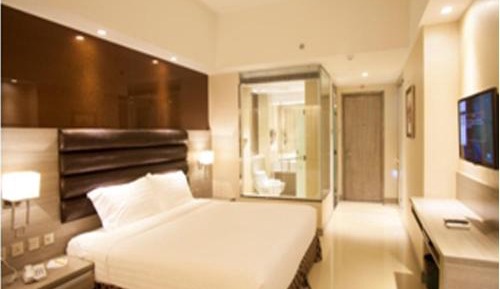 Deluxe King Room (with glass Bathroom)
