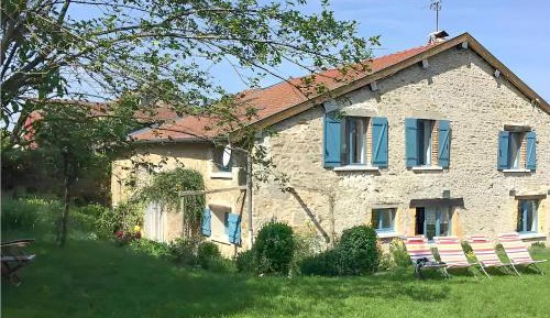 Three-Bedroom Holiday Home 