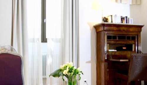 Deluxe One-Bedroom Apartment - 34m2