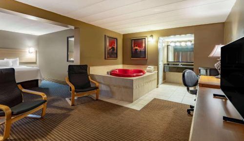 King Studio Suite - Non-Smoking