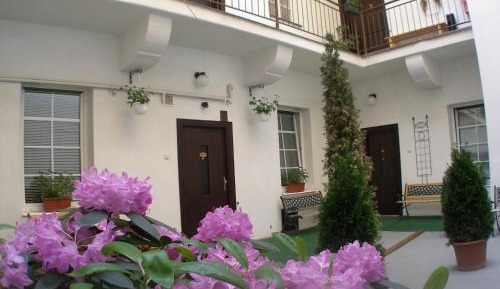 Single Room with Shared Shower and Toilet