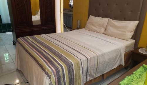 Deluxe Queen Room