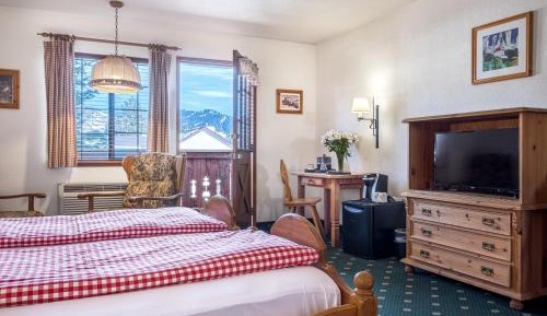 Deluxe King Room with Balcony