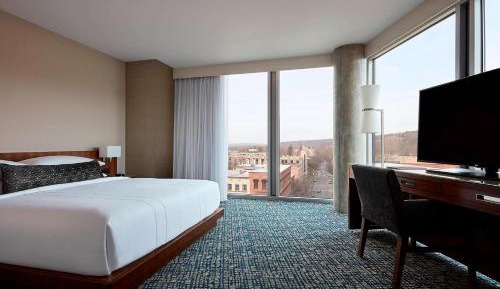 One Bedroom King Suite