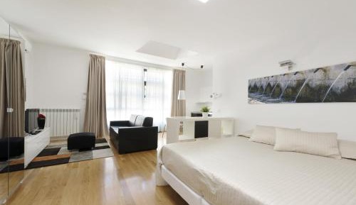 Studio (4 Adults)