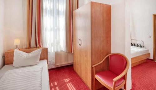Economy Triple Room