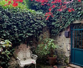 Suite -  Fleur de Lys 