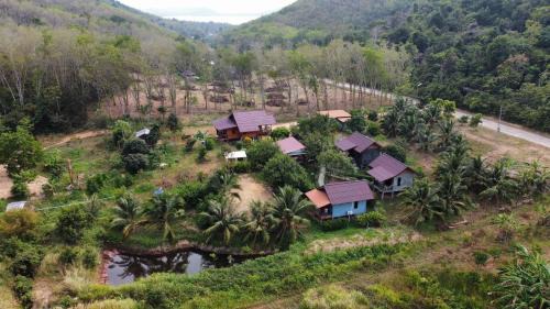 Deluxe Bungalow with Garden View