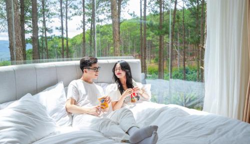 Suite with Mountain View