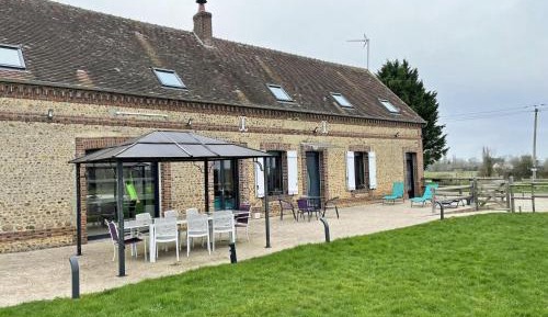 Holiday Home (12 Adults)