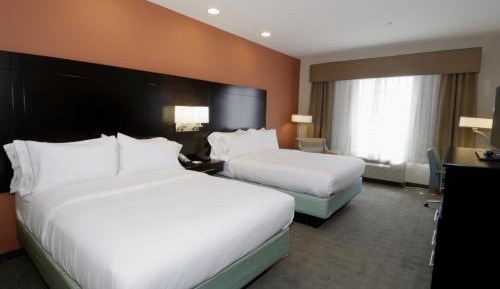 Suite with Two Queen Beds - Hearing Accessible