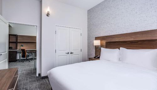 One-Bedroom Queen Suite with Sofa Bed