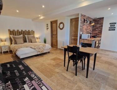 Quadruple Room with Private Bathroom