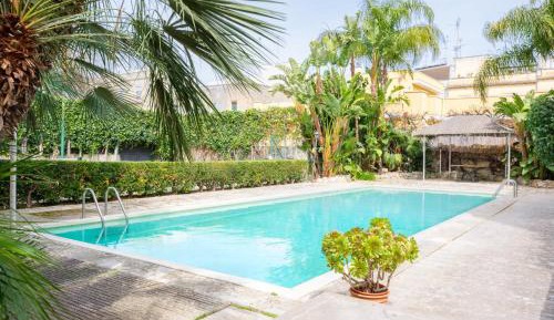 Villa with Garden View