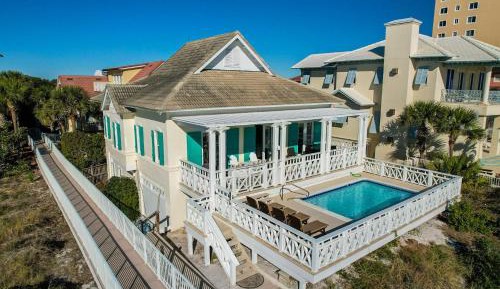 Four-Bedroom Holiday Home