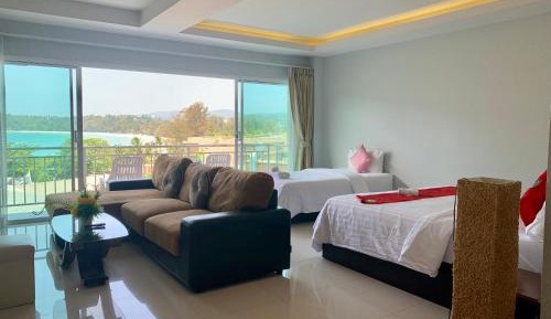 Family Deluxe Seaview with Balcony