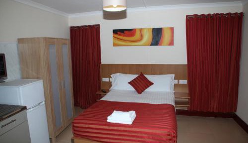 One-Bedroom Apartment (2 Adults + 1 Child)