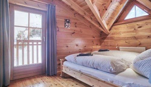 Apartment with Mountain View