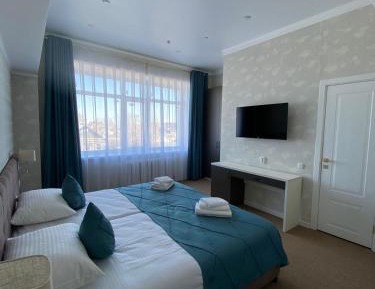 Large Double or Twin Room