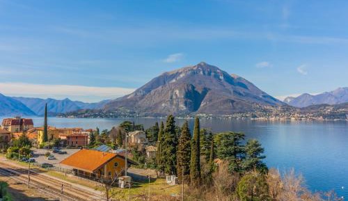 Apartment with Lake View