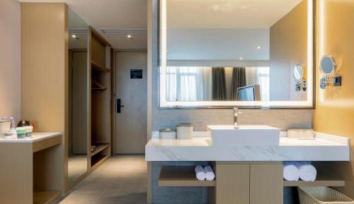 Deluxe Suite 