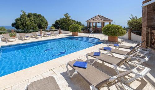 Six-Bedroom Villa 