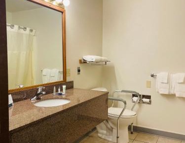 Queen Room - Disability Access