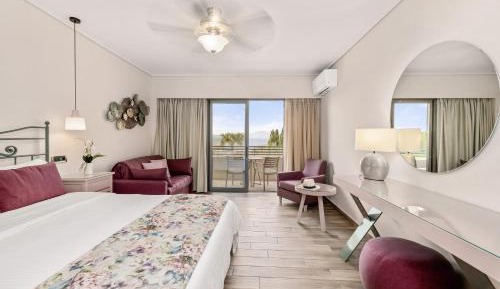 Superior Triple Bungalow with Sea View