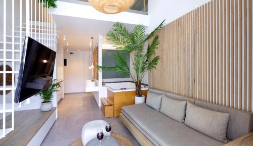 Executive Suite with Hot Tub