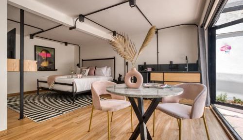 Mona Lisa’s Suite with a Terrace