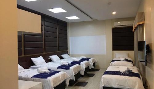 6-Bed Mixed Dormitory Room
