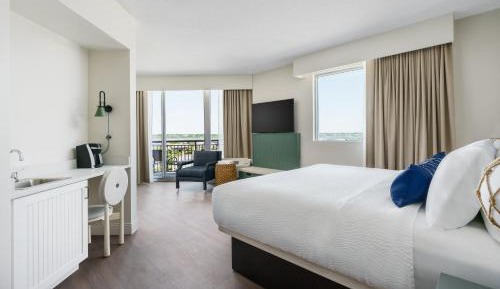 King Room with Bunk Bed - Sunset View