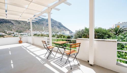 One-Bedroom Apartment with Sea View