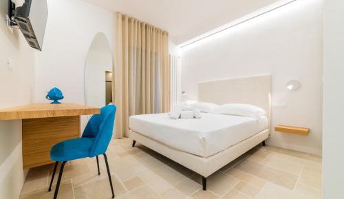 Deluxe Double Room with Balcony and Sea View