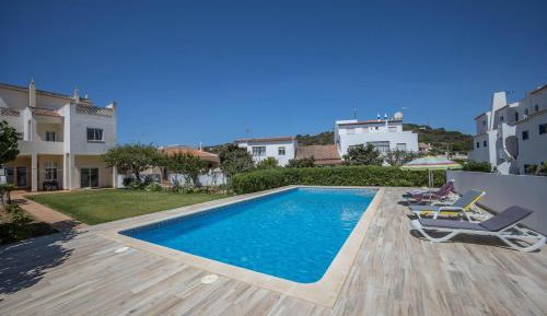 Superior One-Bedroom Apartment