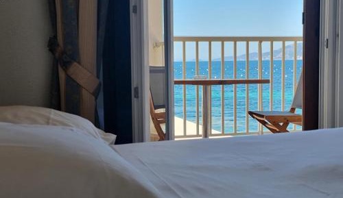 Double or Twin Room with Sea View