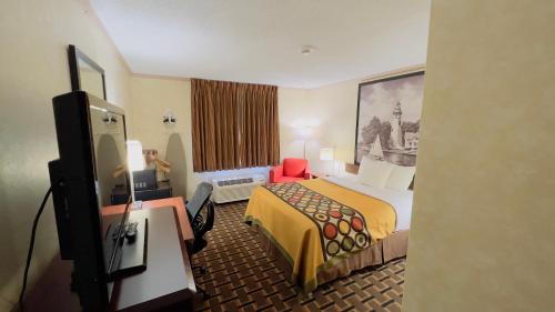 Queen Room - Mobility Access/Non-Smoking