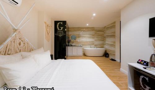 Large Double Room