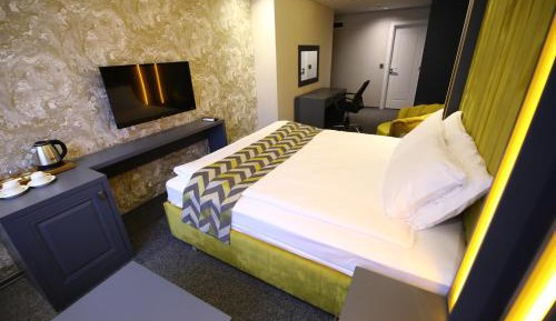 Large Double Room