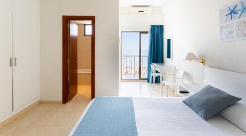 Double or Twin Room with Sea View