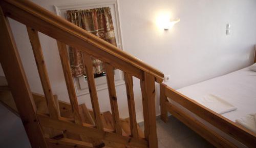 Two-Bedroom Apartment (4 Adults) - Split Level (with 2 Bathrooms)