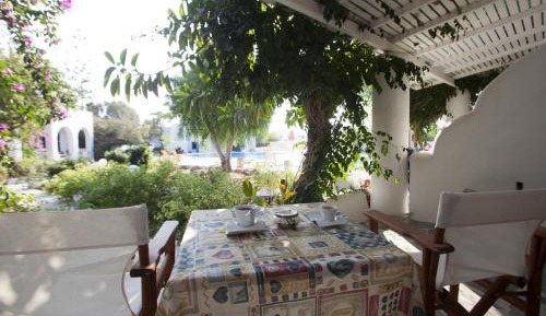 Special Offer - Studio with Pool View and Car Rental (2 Adults)