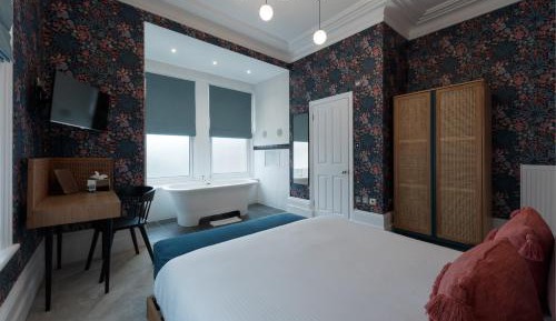 Executive King with In-Room Bath