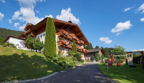 Apartment with Mountain View