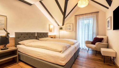 Superior One-Bedroom Apartment with Balcony