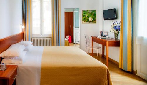 Double or Twin Room with Hill View