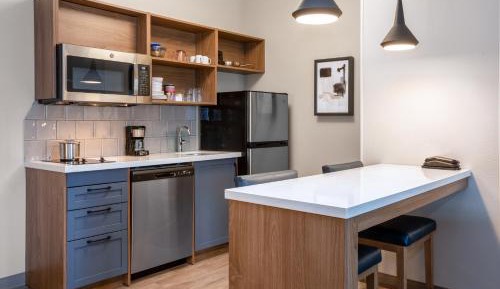 One-Bedroom King Suite