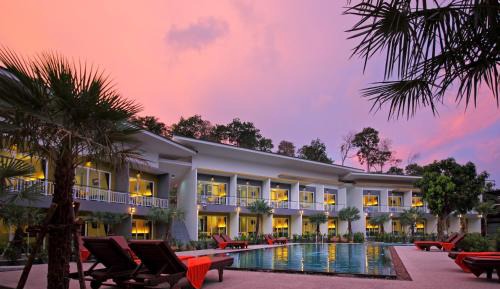 Twin Room with Pool View